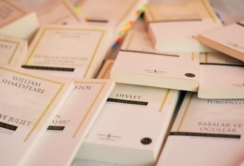 Beacon Press’ten Edebiyat Dünyasına Yeni Bir Soluk: Kurgu Markası Geliyor