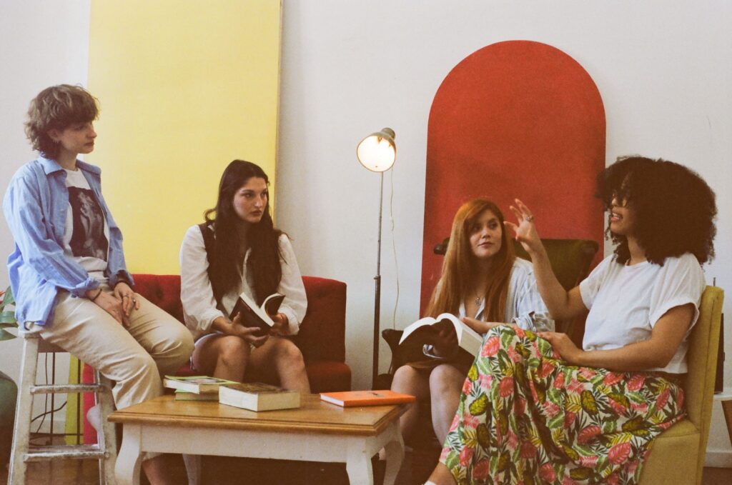 Okuma Yoluyla İtiraz: Kitap Endüstrisinden Banned Books Week Okuma Etkinliği